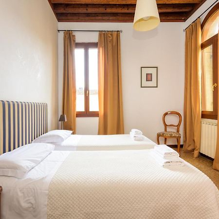 San Trovaso Apartment Venesia Bagian luar foto