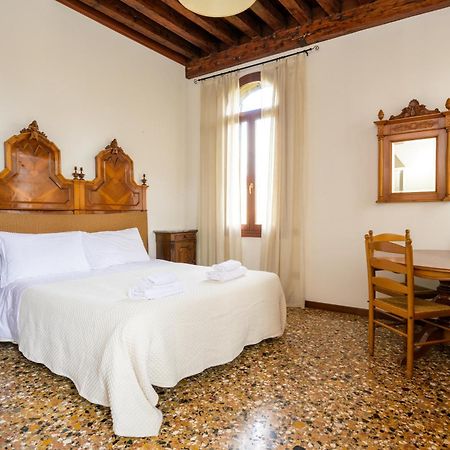 San Trovaso Apartment Venesia Bagian luar foto