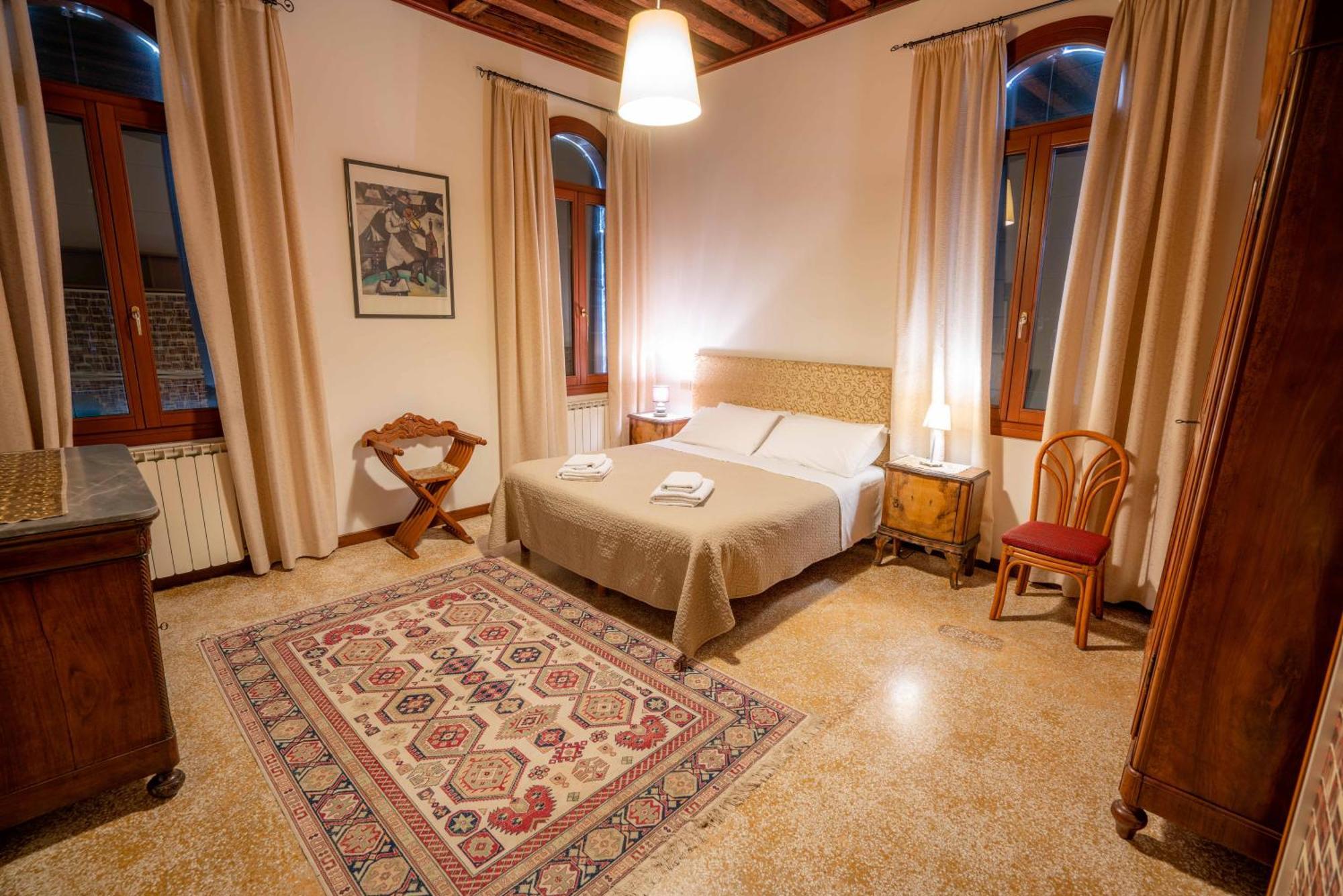 San Trovaso Apartment Venesia Bagian luar foto