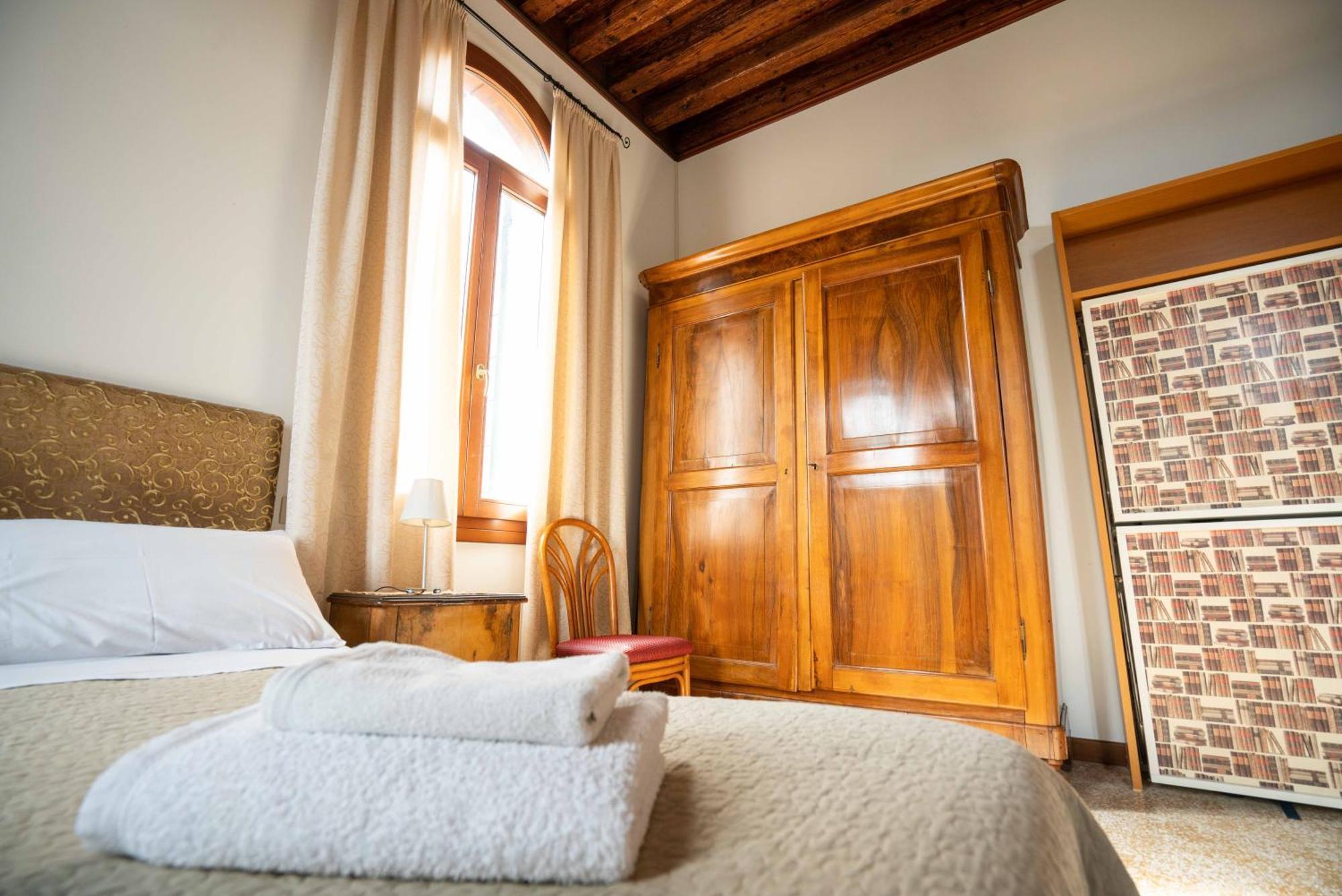 San Trovaso Apartment Venesia Bagian luar foto