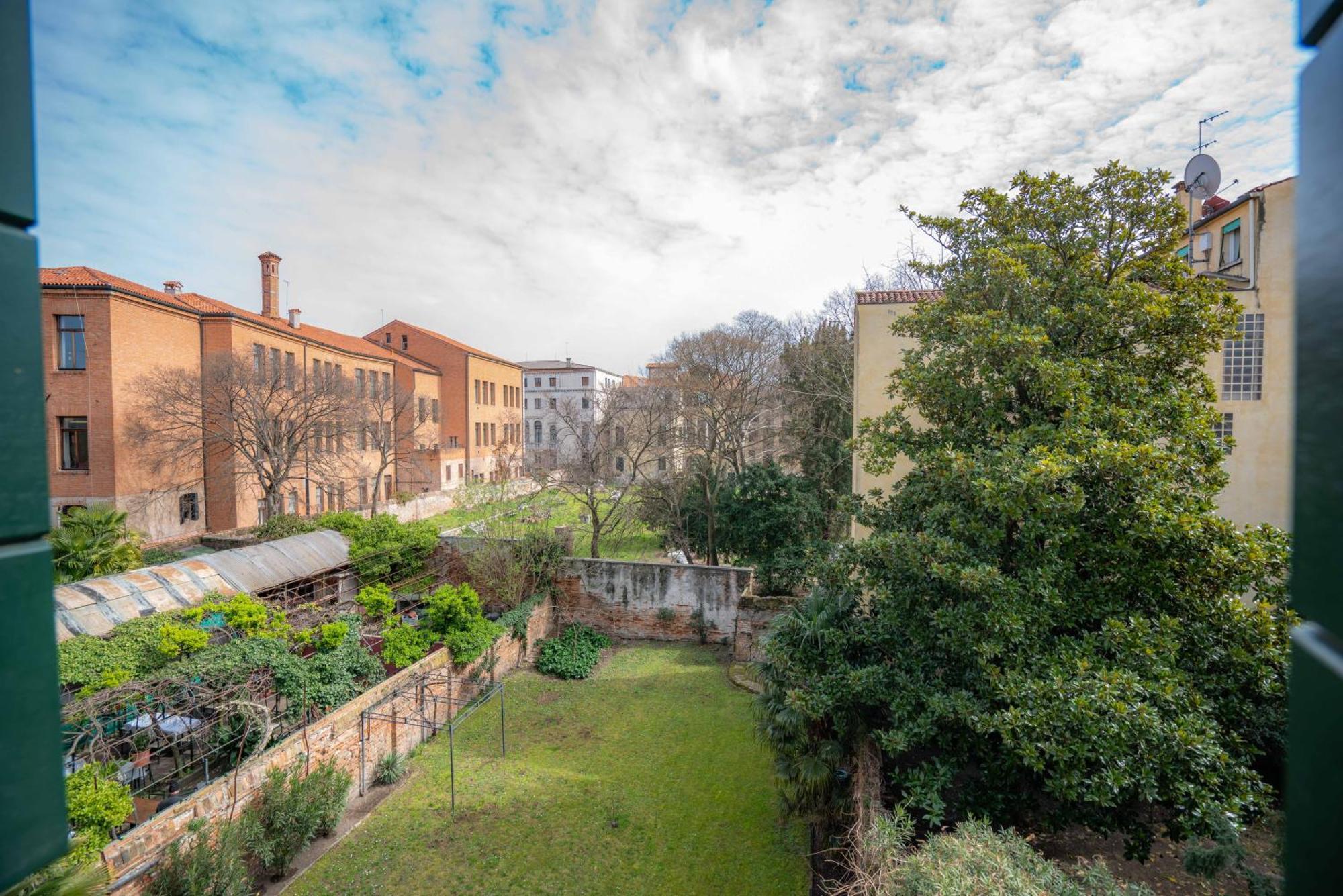 San Trovaso Apartment Venesia Bagian luar foto