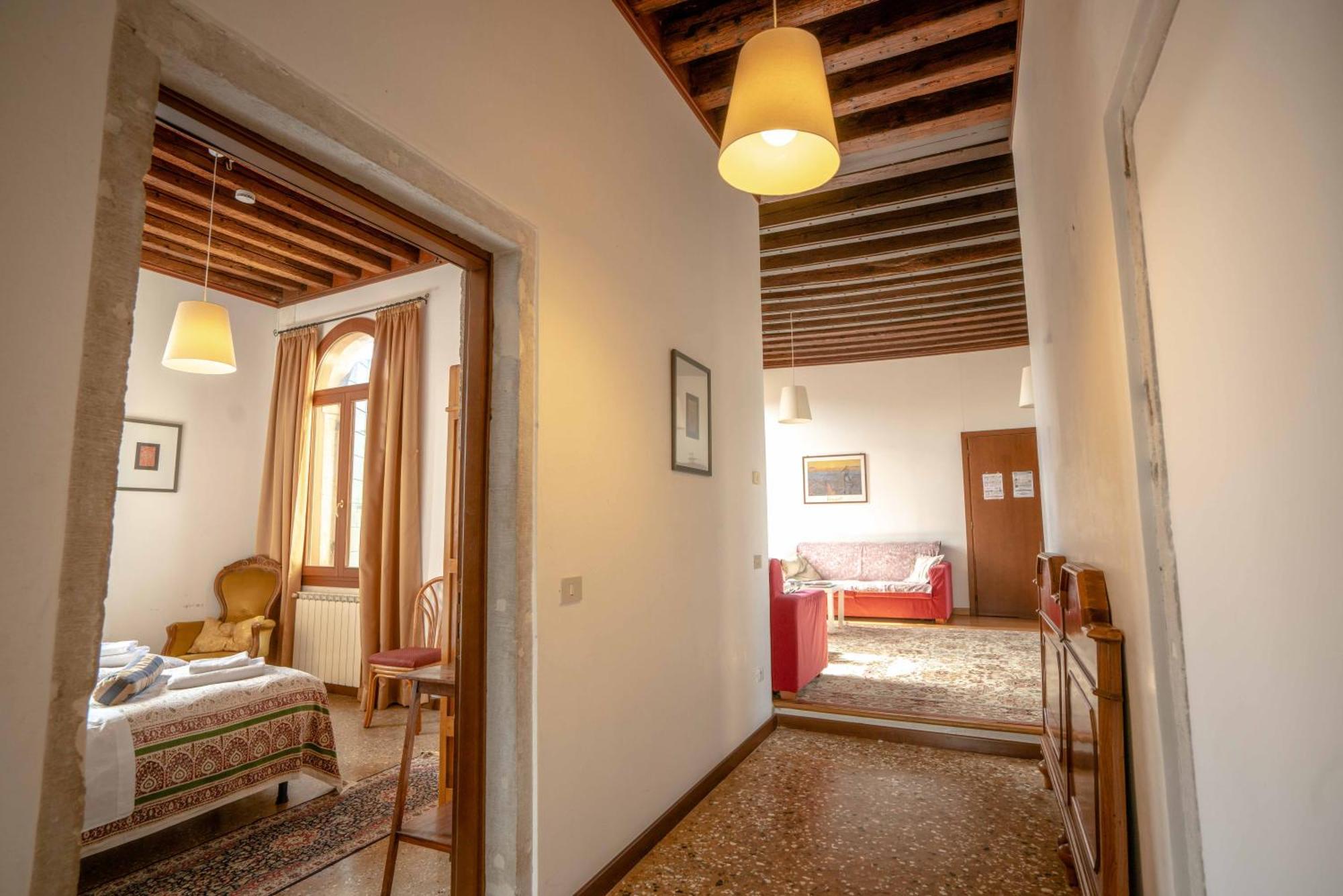 San Trovaso Apartment Venesia Bagian luar foto