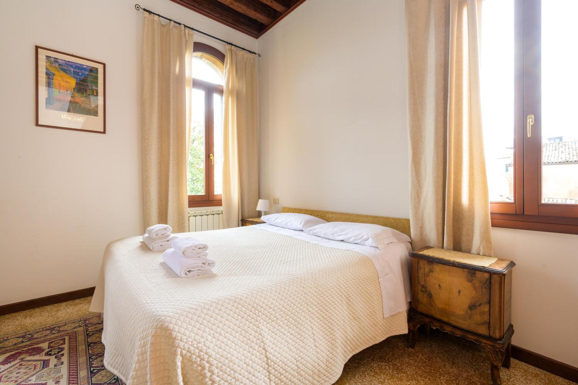 San Trovaso Apartment Venesia Bagian luar foto