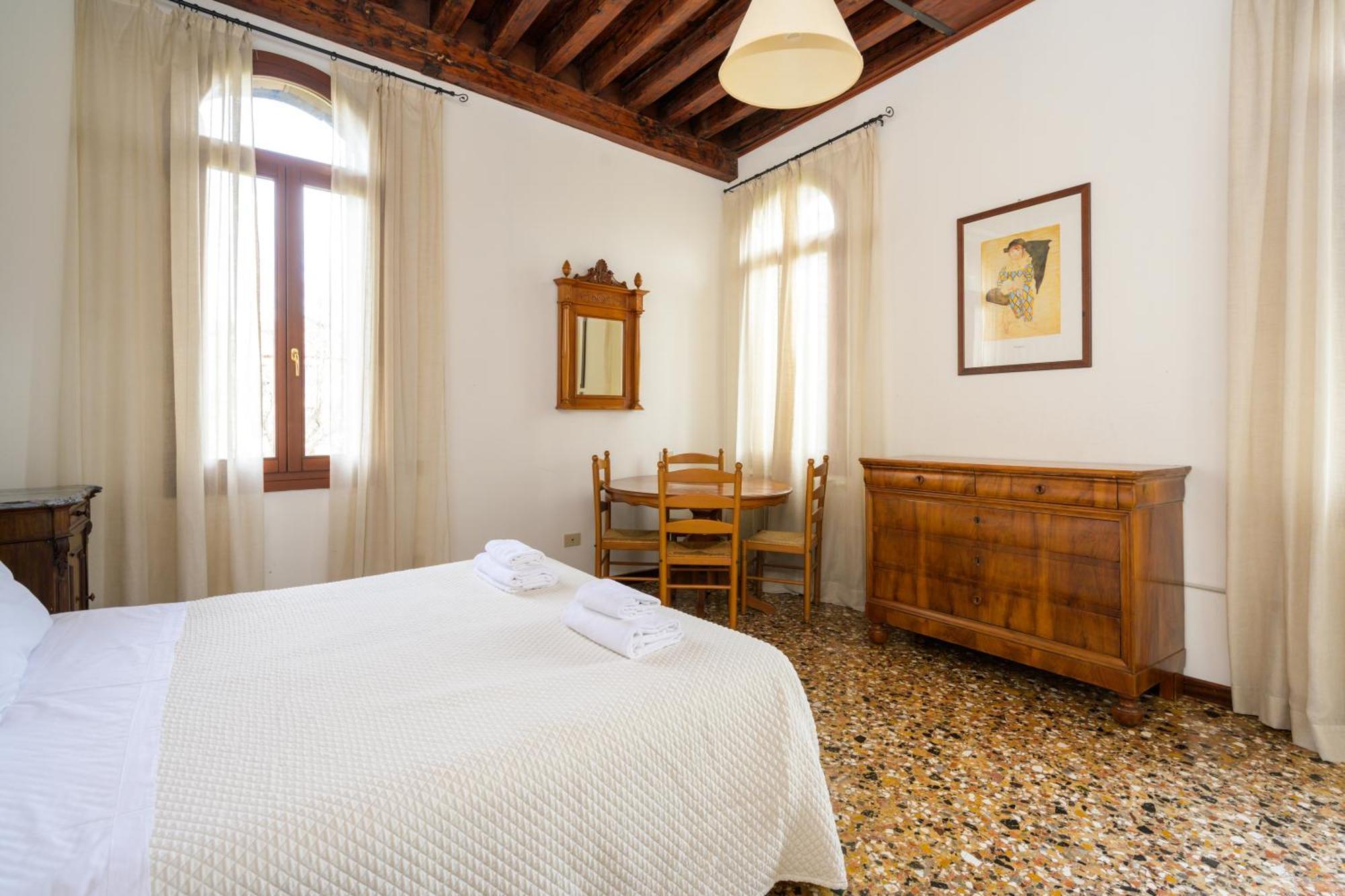 San Trovaso Apartment Venesia Bagian luar foto