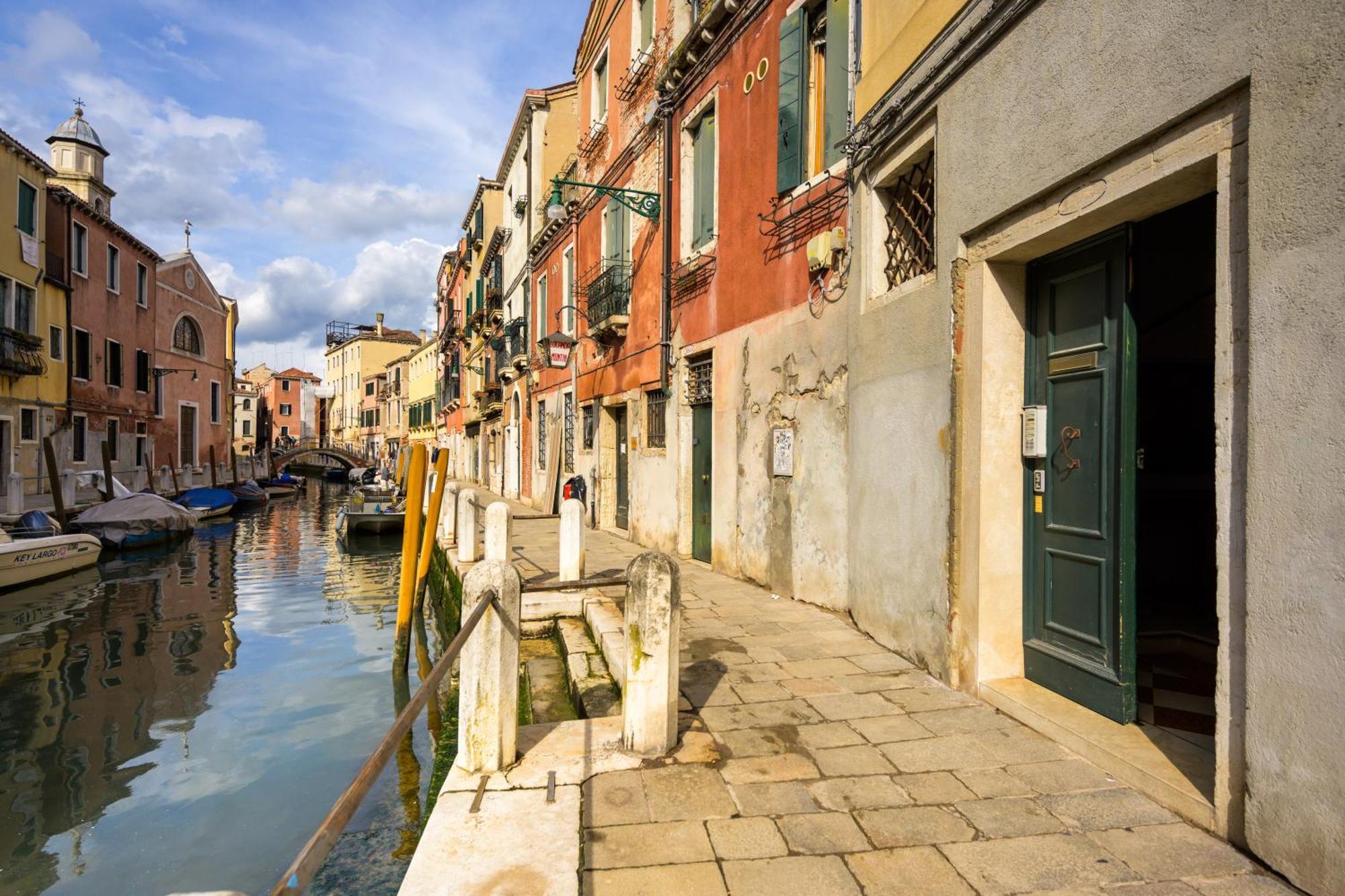 San Trovaso Apartment Venesia Bagian luar foto