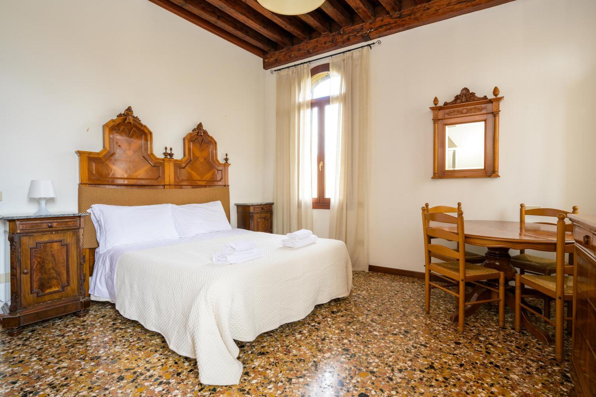 San Trovaso Apartment Venesia Bagian luar foto