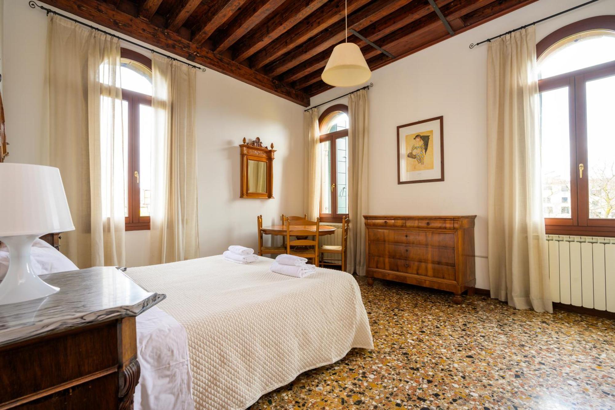 San Trovaso Apartment Venesia Bagian luar foto
