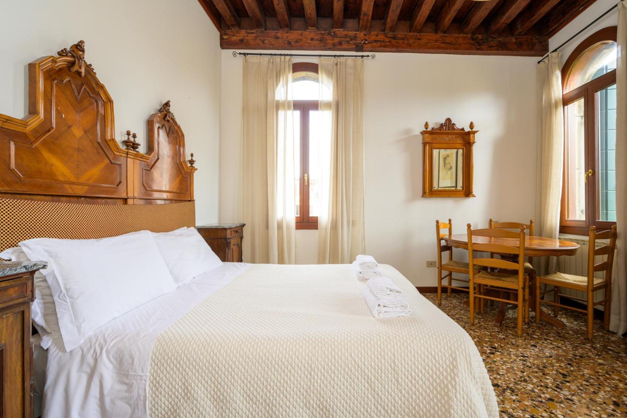 San Trovaso Apartment Venesia Bagian luar foto
