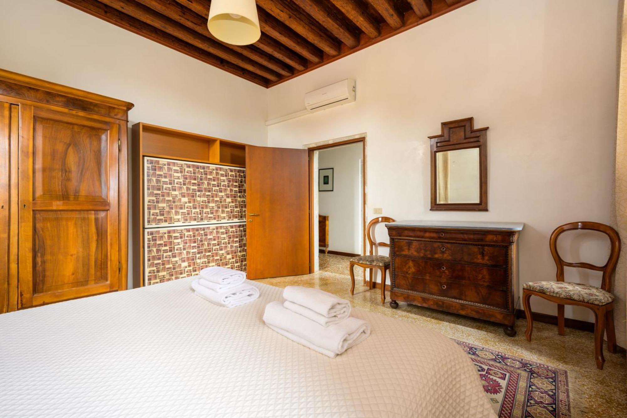 San Trovaso Apartment Venesia Bagian luar foto