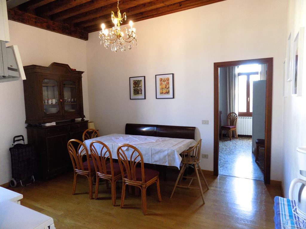 San Trovaso Apartment Venesia Bagian luar foto