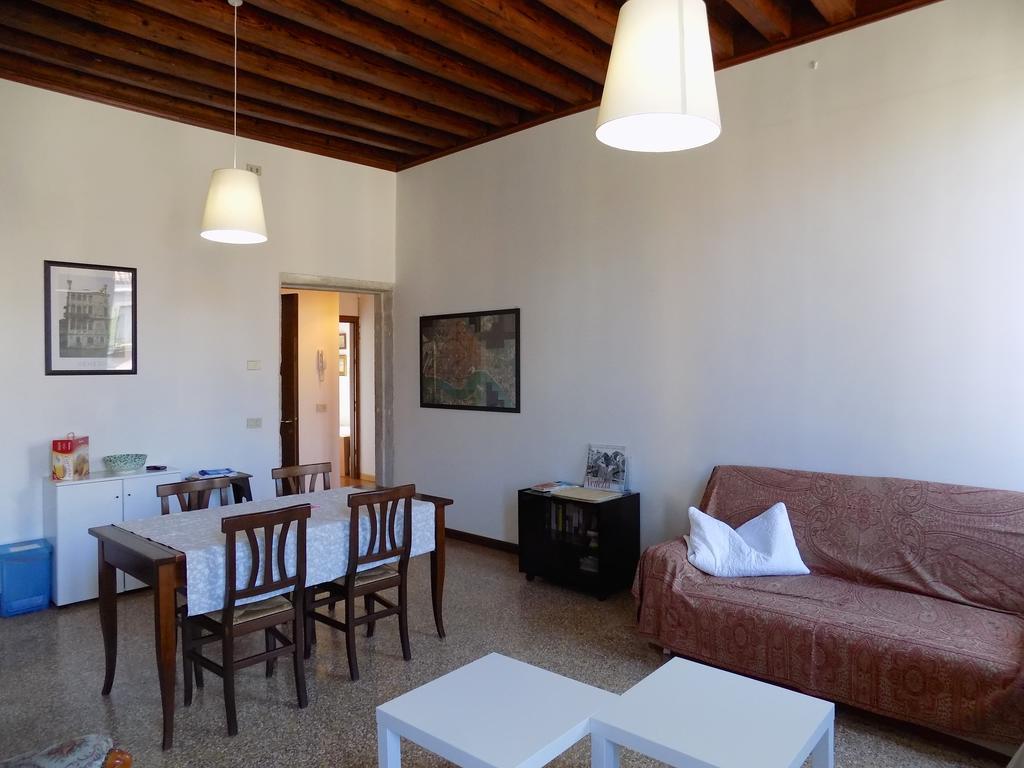 San Trovaso Apartment Venesia Bagian luar foto