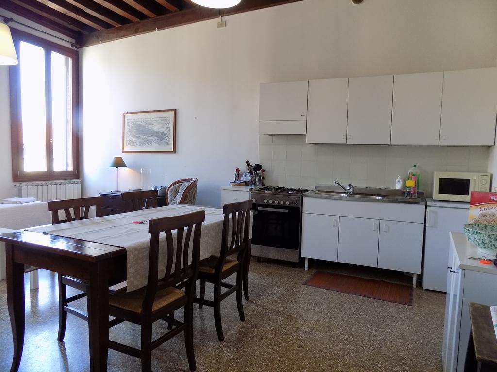San Trovaso Apartment Venesia Bagian luar foto